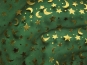 Weihnachtsorganza L8118 in dunkelgrün mit Monden und Sternen in gold - 2